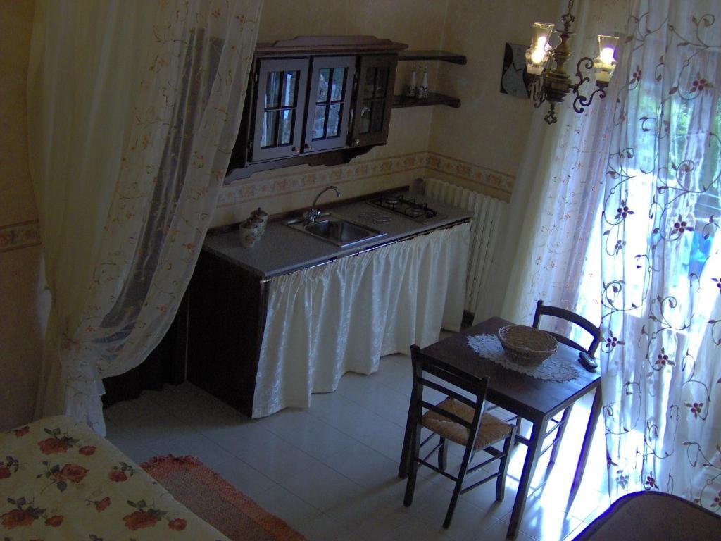 Bed & Breakfast Santa Fara Bari Værelse billede